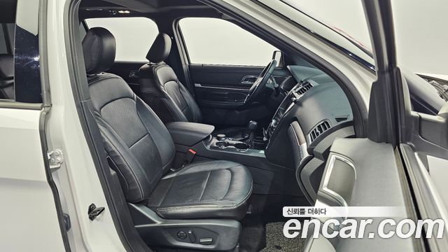 Ford Explorer 2.3 Limited 4WD 5th 2019 — фото 11