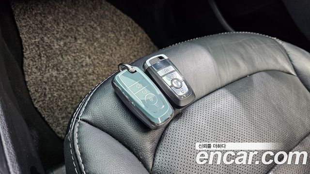 Ford Explorer 2.3 Limited 4WD 5th 2019 — фото 19
