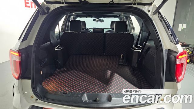 Ford Explorer 2.3 Limited 4WD 5th 2019 — фото 20