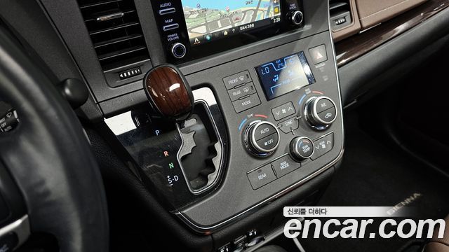 Toyota Sienna 3.5 AWD 2018 — фото 9