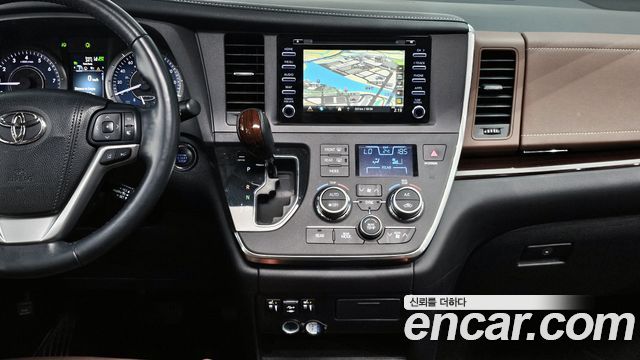 Toyota Sienna 3.5 AWD 2018 — фото 15