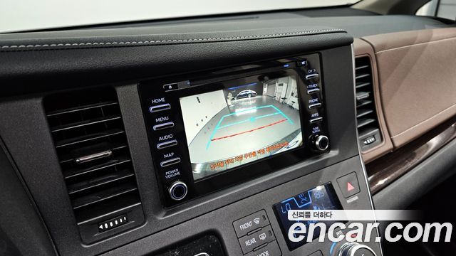 Toyota Sienna 3.5 AWD 2018 — фото 16