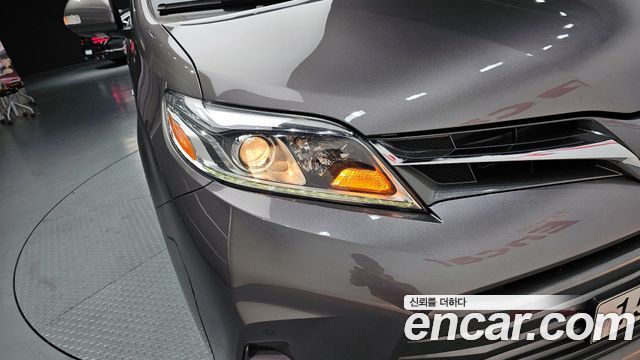 Toyota Sienna 3.5 AWD 2018 — фото 22