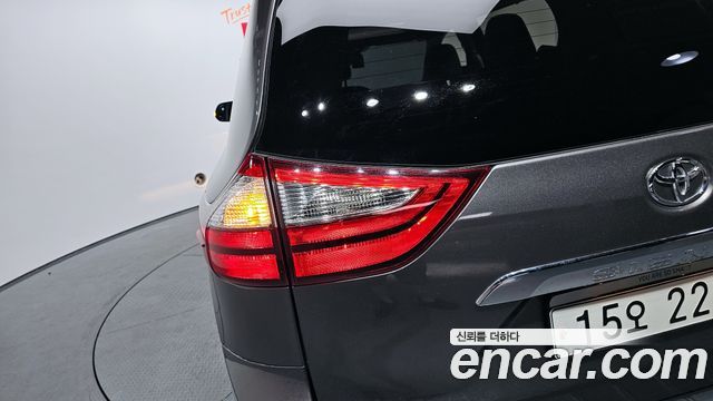 Toyota Sienna 3.5 AWD 2018 — фото 23