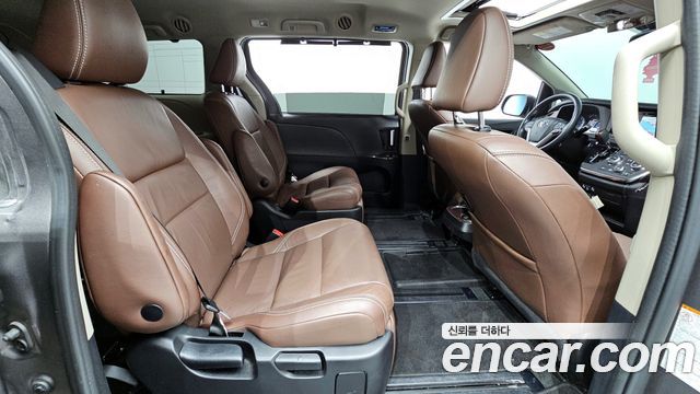 Toyota Sienna 3.5 AWD 2018 — фото 26