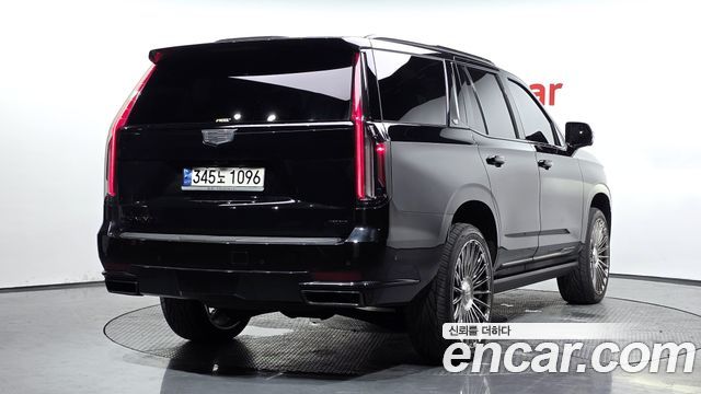 Cadillac Escalade (V) 6.2 Sports Platinum 2023 — фото 2