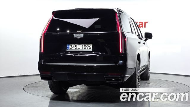 Cadillac Escalade (V) 6.2 Sports Platinum 2023 — фото 4