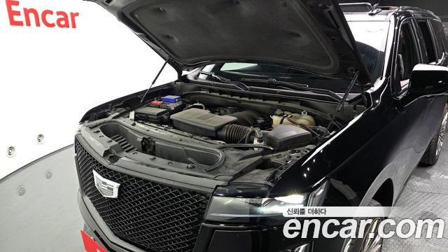 Cadillac Escalade (V) 6.2 Sports Platinum 2023 — фото 6