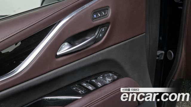 Cadillac Escalade (V) 6.2 Sports Platinum 2023 — фото 20