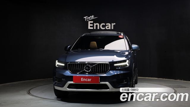 Volvo XC40 B4 Inscription 2022 — фото 3