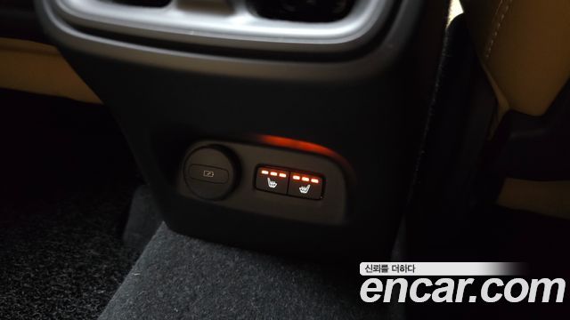 Volvo XC40 B4 Inscription 2022 — фото 13