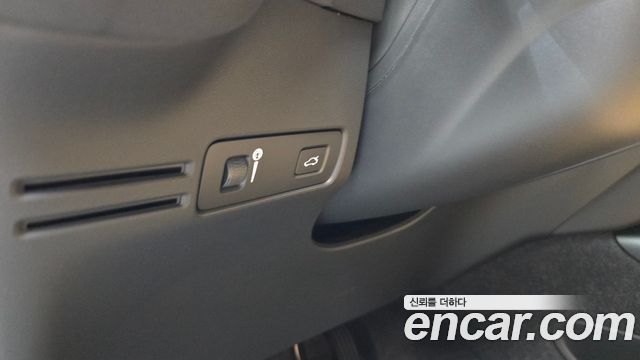 Volvo XC40 B4 Inscription 2022 — фото 14