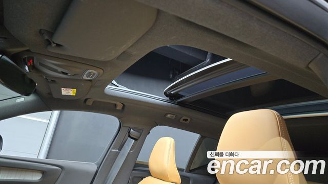 Volvo XC40 B4 Inscription 2022 — фото 17