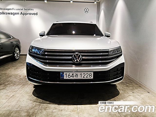 Volkswagen Touareg (III) 3.0 TDI Prestige 2024 — фото 3