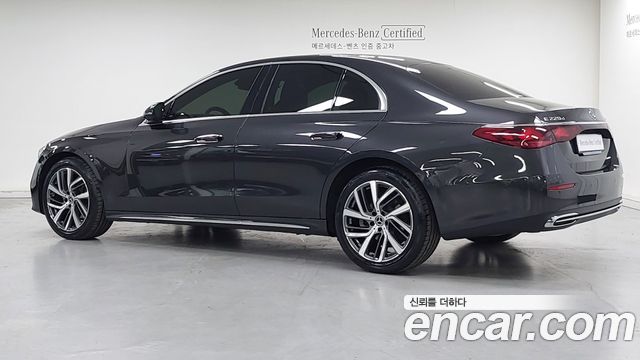 Mercedes-Benz E-Class (W214) E220d 4MATIC Exclusive 2024 — фото 2