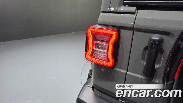 Jeep Wrangler (JL) 2.0 Overland 4Door 2022 — фото 23