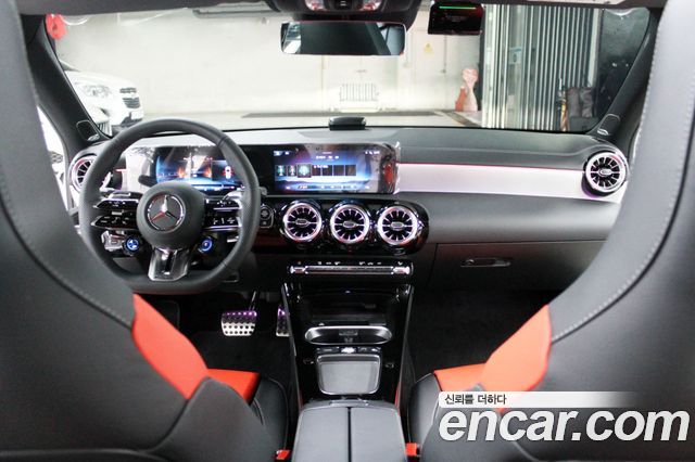 Mercedes-Benz A-Class (W177) AMG A45 S 4MATIC+ Hatchback 2026 — фото 9