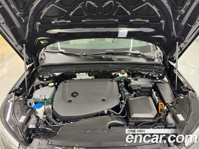 Volvo XC40 B4 Ultra Bright 2025 — фото 6
