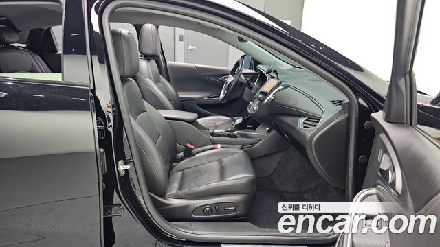 Chevrolet Malibu 2.0 Turbo Perfect Black 2019 — фото 12