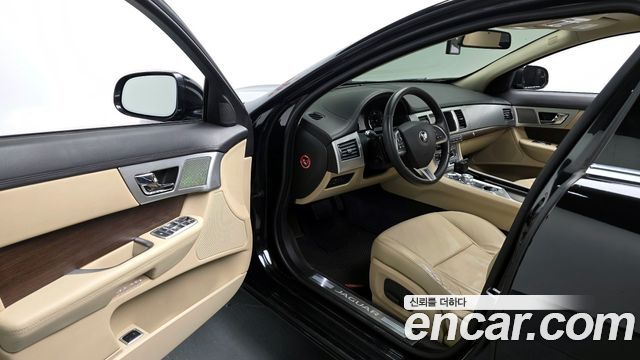Jaguar XF 3.0D Luxury X250 2015 — фото 10