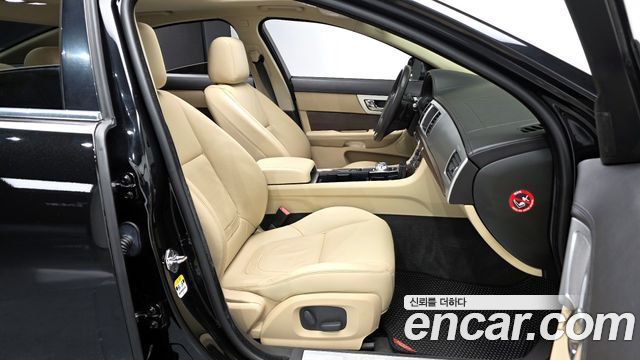 Jaguar XF 3.0D Luxury X250 2015 — фото 11