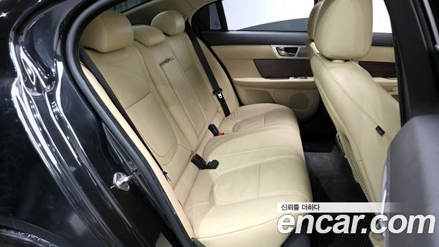 Jaguar XF 3.0D Luxury X250 2015 — фото 12