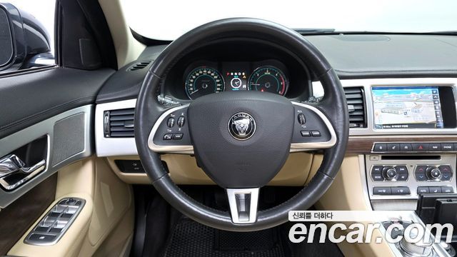 Jaguar XF 3.0D Luxury X250 2015 — фото 13