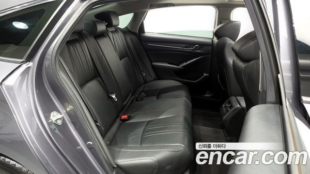 Honda Accord (X) 2.0 Hybrid Touring 2019 — фото 15