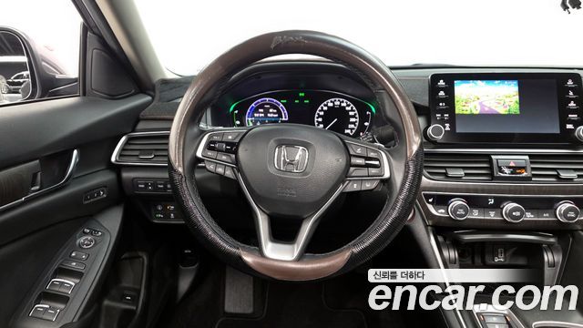 Honda Accord (X) 2.0 Hybrid Touring 2019 — фото 16