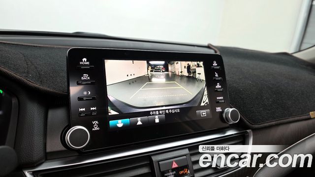 Honda Accord (X) 2.0 Hybrid Touring 2019 — фото 17