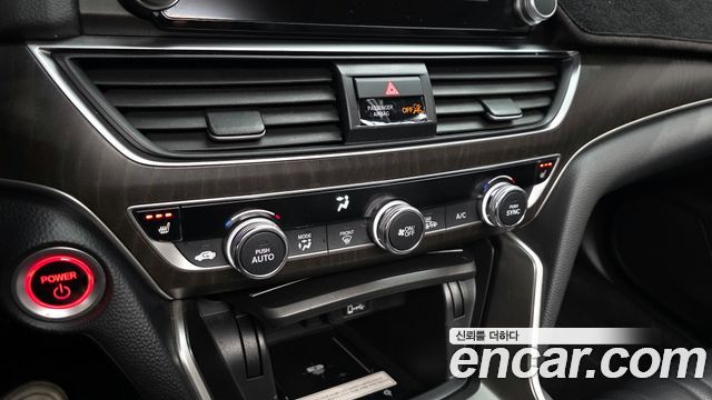 Honda Accord (X) 2.0 Hybrid Touring 2019 — фото 21