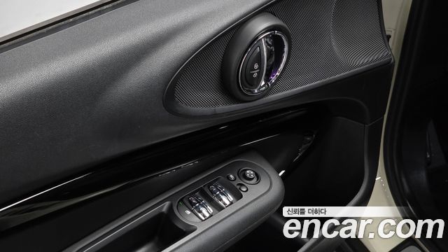 MINI Cooper Clubman High 2nd 2017 — фото 16