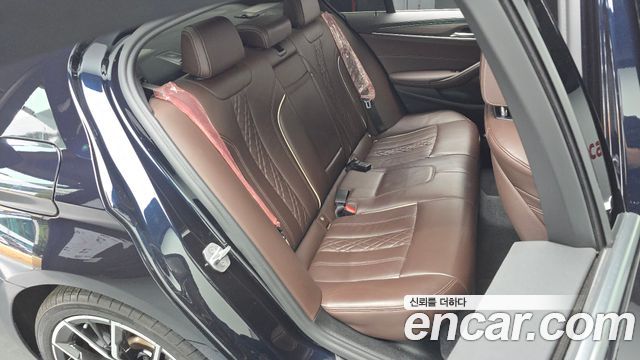 BMW 5 Series (G30) 530e M Sport 2021 — фото 16