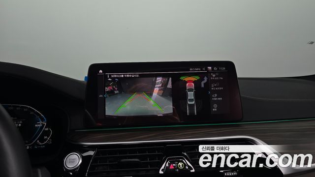 BMW 5 Series (G30) 530e M Sport 2021 — фото 18