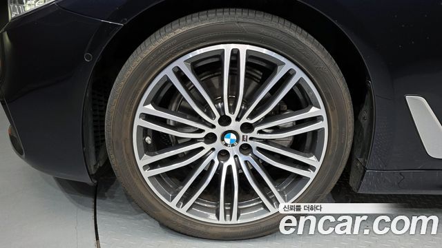 BMW 5 Series (G30) 520d xDrive M Sport Package Plus 2020 — фото 5