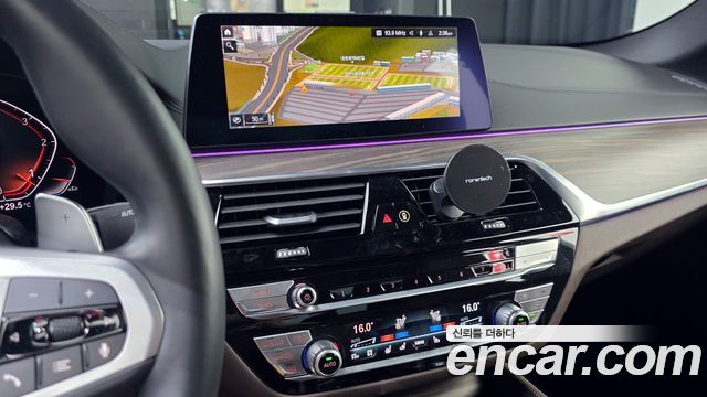 BMW 5 Series (G30) 520d xDrive M Sport Package Plus 2020 — фото 13