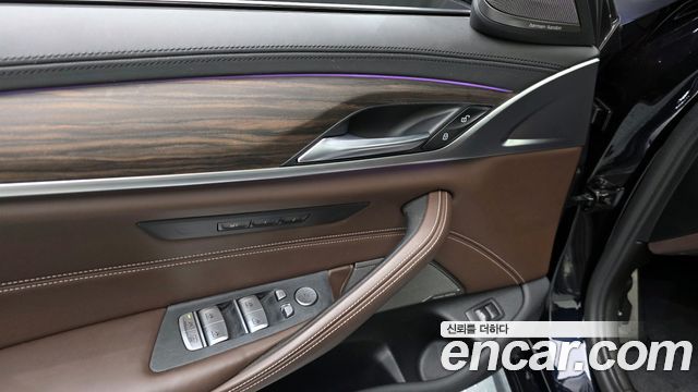 BMW 5 Series (G30) 520d xDrive M Sport Package Plus 2020 — фото 20