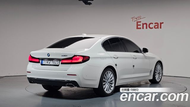 BMW 5 Series (G30) 530i Luxury 2023 — фото 2