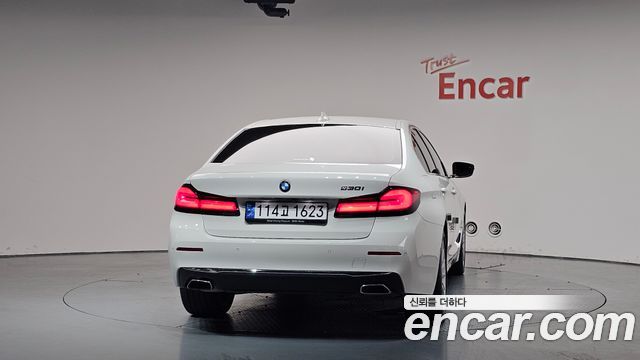 BMW 5 Series (G30) 530i Luxury 2023 — фото 4