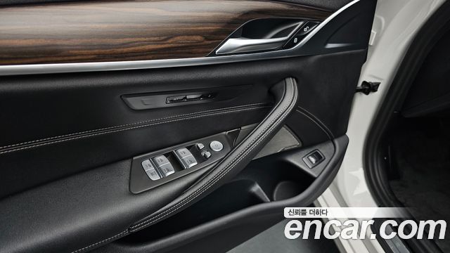 BMW 5 Series (G30) 530i Luxury 2023 — фото 18