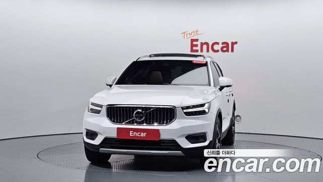 Volvo XC40 B4 Inscription 2021 — фото 3