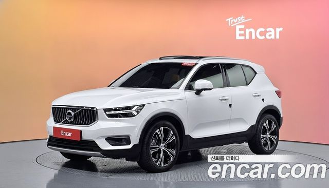Volvo XC40 B4 Inscription 2021 — фото 1