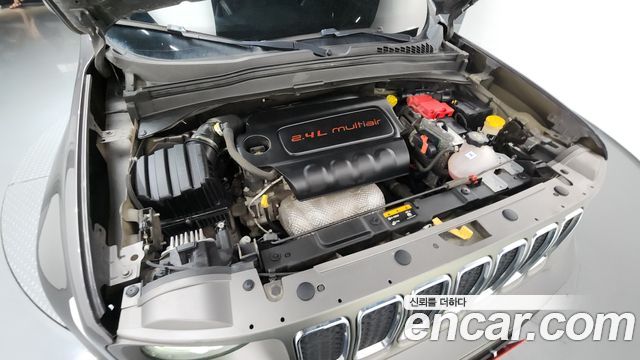 Jeep Renegade 2.4 Limited 2020 — фото 6