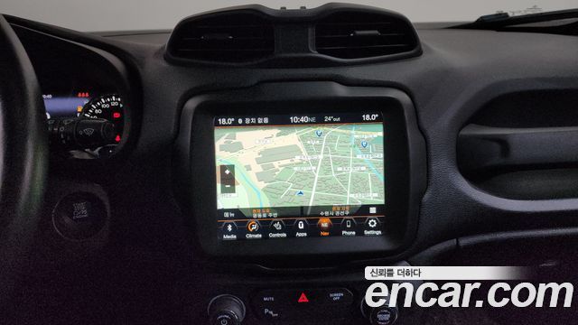 Jeep Renegade 2.4 Limited 2020 — фото 13