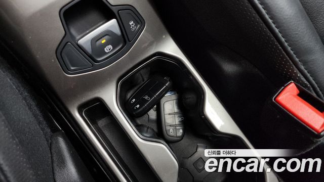 Jeep Renegade 2.4 Limited 2020 — фото 19