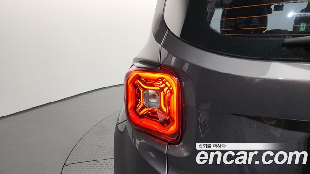 Jeep Renegade 2.4 Limited 2020 — фото 23