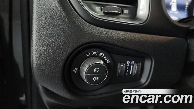 Jeep Renegade 2.4 Limited 2020 — фото 29