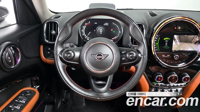 MINI Cooper SD Countryman ALL4 2nd 2021 — фото 16