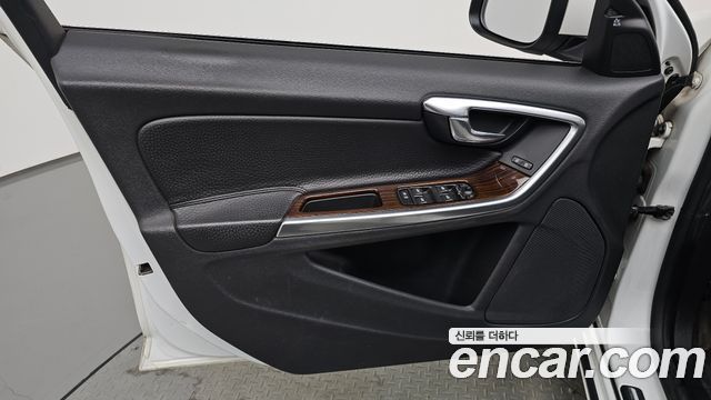 Volvo S60 D4 2nd 2014 — фото 24