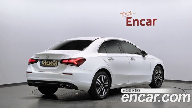 Mercedes-Benz A-Class (W177) A220 Sedan 2021 — фото 2